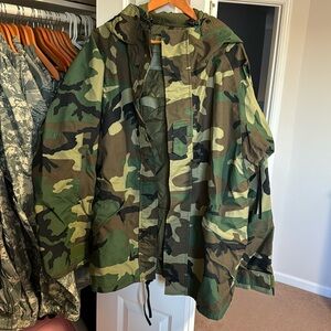 Military issue cold weather camouflage parka large long